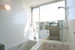 中二階　水周り
明るく開放的な浴室と　広い洗面
ｸﾘｯｸ画像は見返し　壁面収納をたっぷり確保